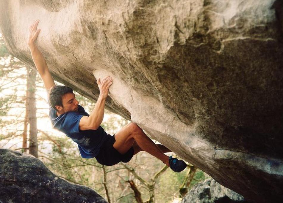 Simon Lorenzi on The Big Island Sit-Start/ Soudain Seul . Photo: @gilles.charlier